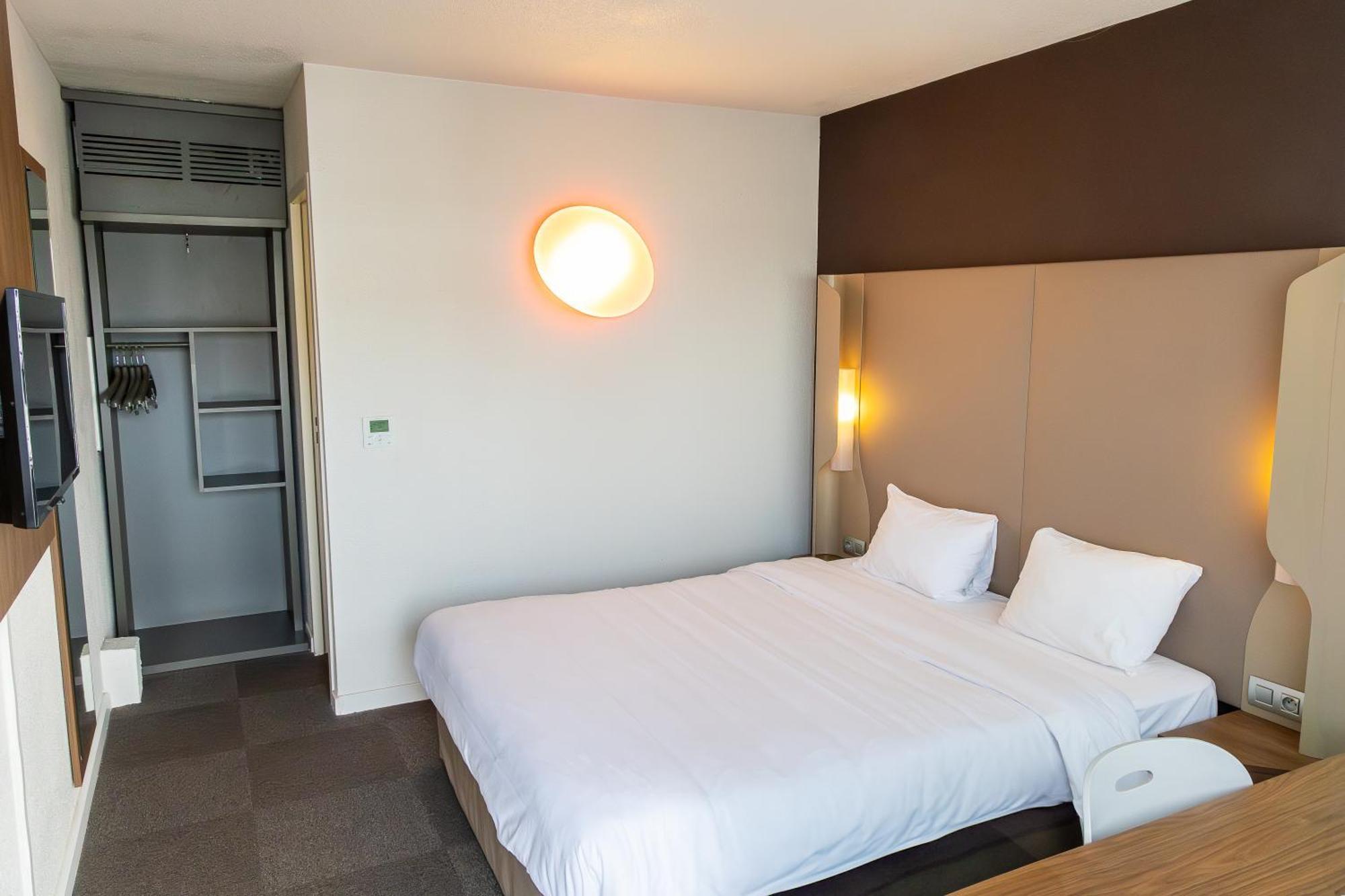 Hotel Campanile Toulouse - Blagnac Aéroport Exterior foto